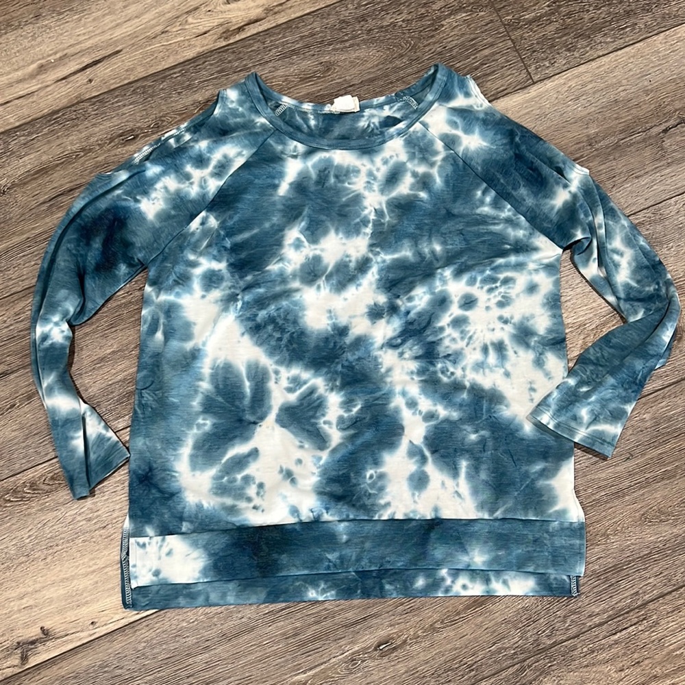 BiBi Cold Shoulder Top